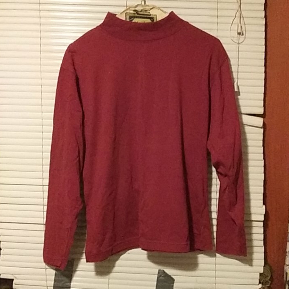 Woman's long sleeved shirt